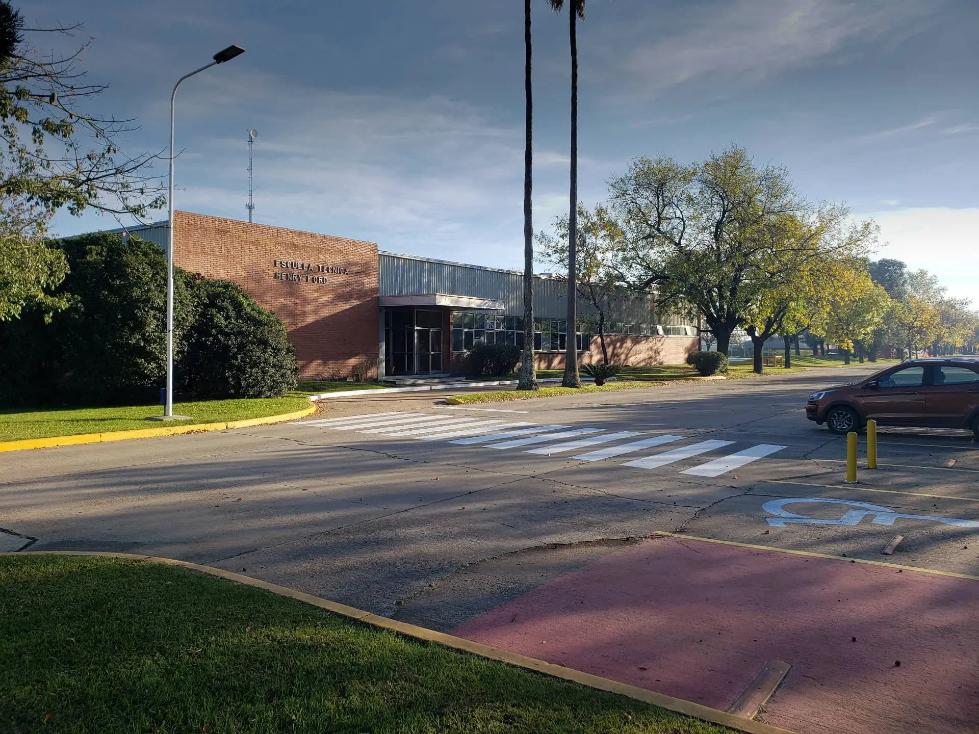 Escuela Tecnica Henry Ford